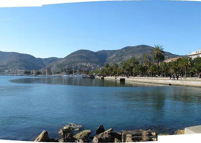 The Lighthouse דירה